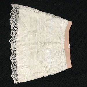 Patterned short skirt